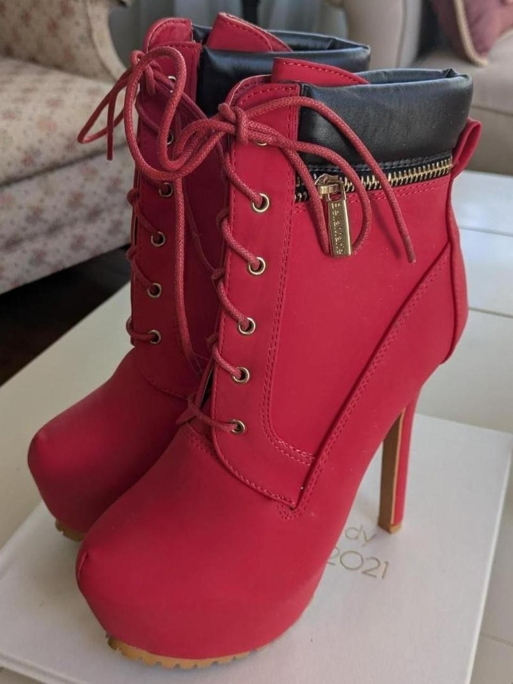 Vintage Bella Marie Red Lace-Up Platform Stiletto Ankle Boots with Black Collar